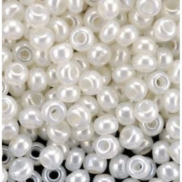 Бісер Чеський №46102 Непрозорий білий